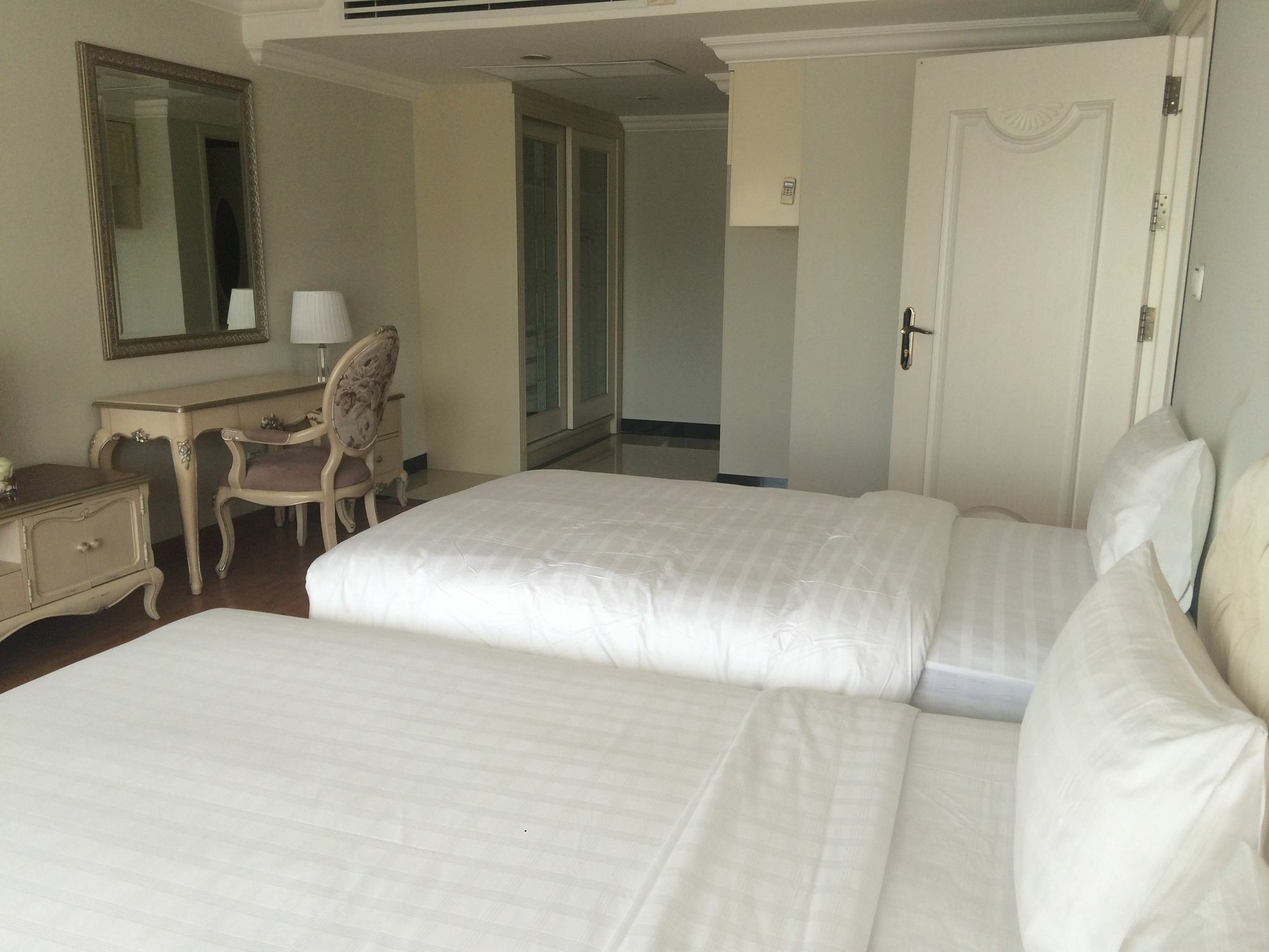 Lk Noble Suite Pattaja Kültér fotó